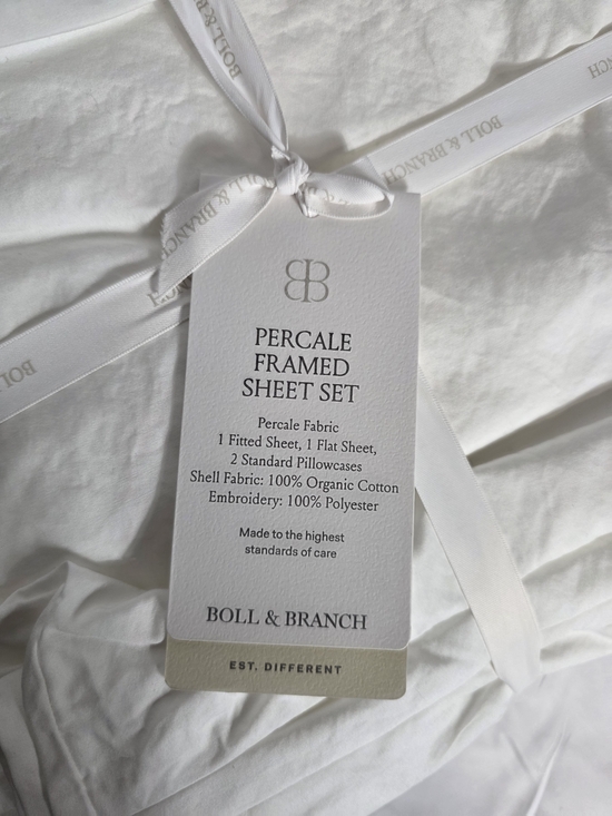 Boll And Branch Percale Hemmed Sheet Set, King/Cal King - White/Bay - Picture 8 of 9